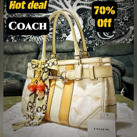 Coach Handbags - Vintage style Coach soho shoulder Bag Cream and Tan tote Women's Bag